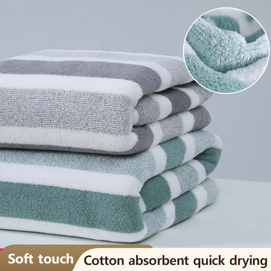 Amiriva ultra-soft thickened bath towel 70x130cm in cotton-polyester blend, absorbent and plush for full body use