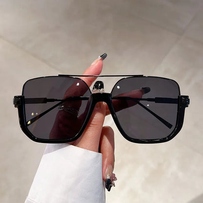 Amiriva Vintage Oversized Square Sunglasses – UV400 Gradient Unisex Eyewear