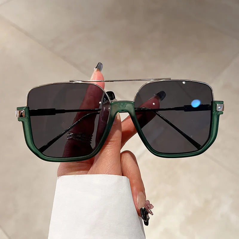 Amiriva Vintage Oversized Square Sunglasses – UV400 Gradient Unisex Eyewear
